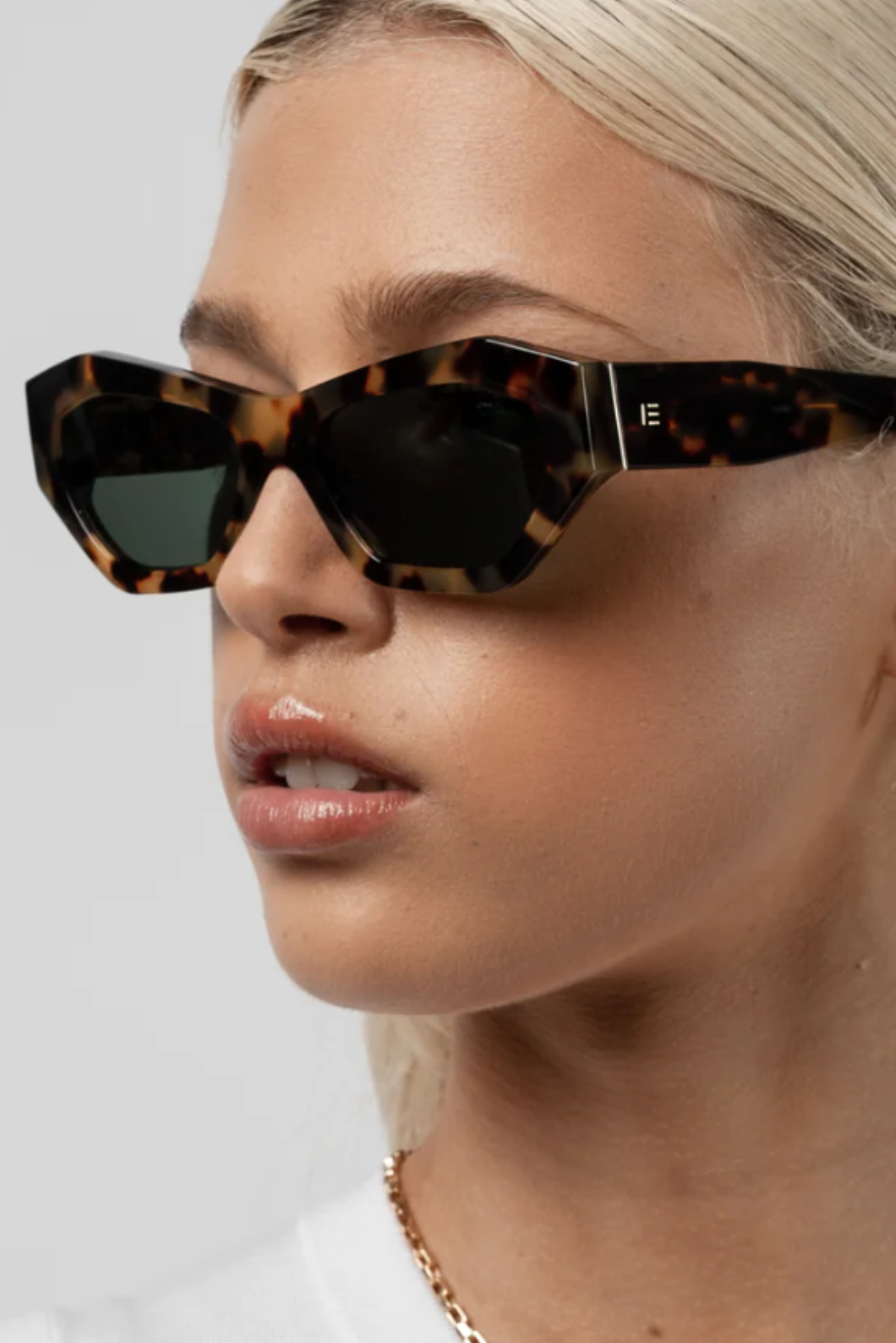 Emily Sunglasses - Tort