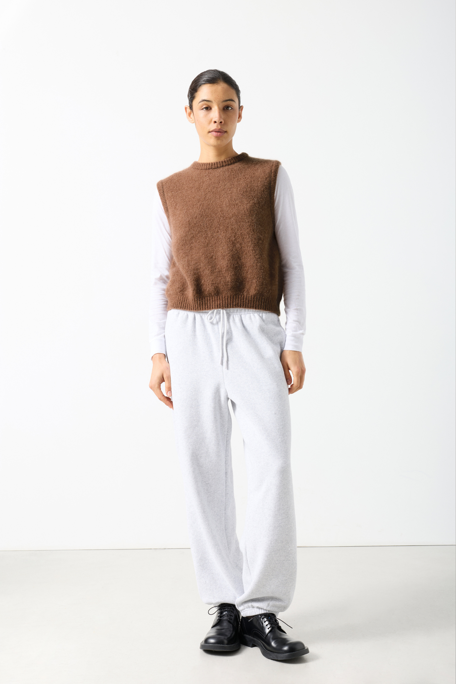Vitow Sleeveless Jumper - Chocolate