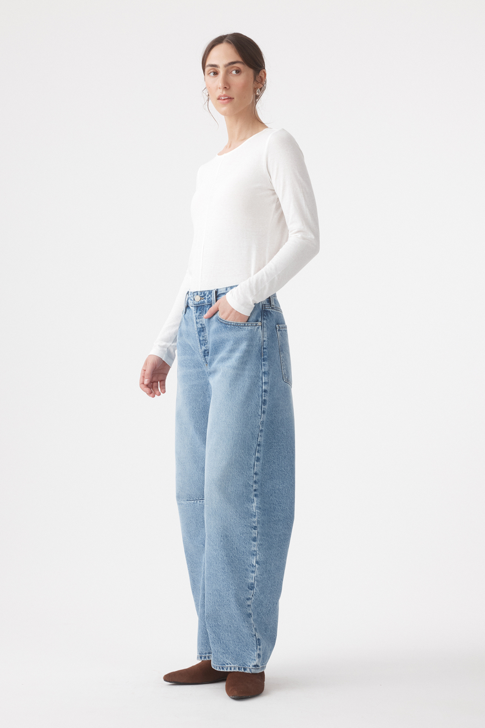 Vera Barrel Leg Jeans - Tonal