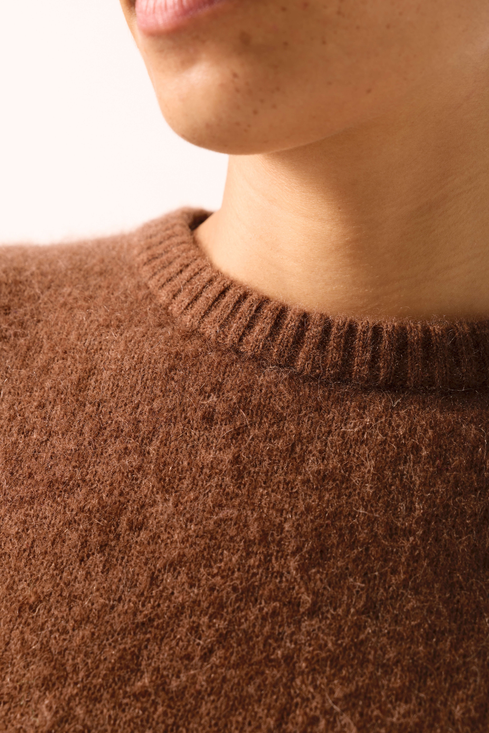 Vitow Sleeveless Jumper - Chocolate