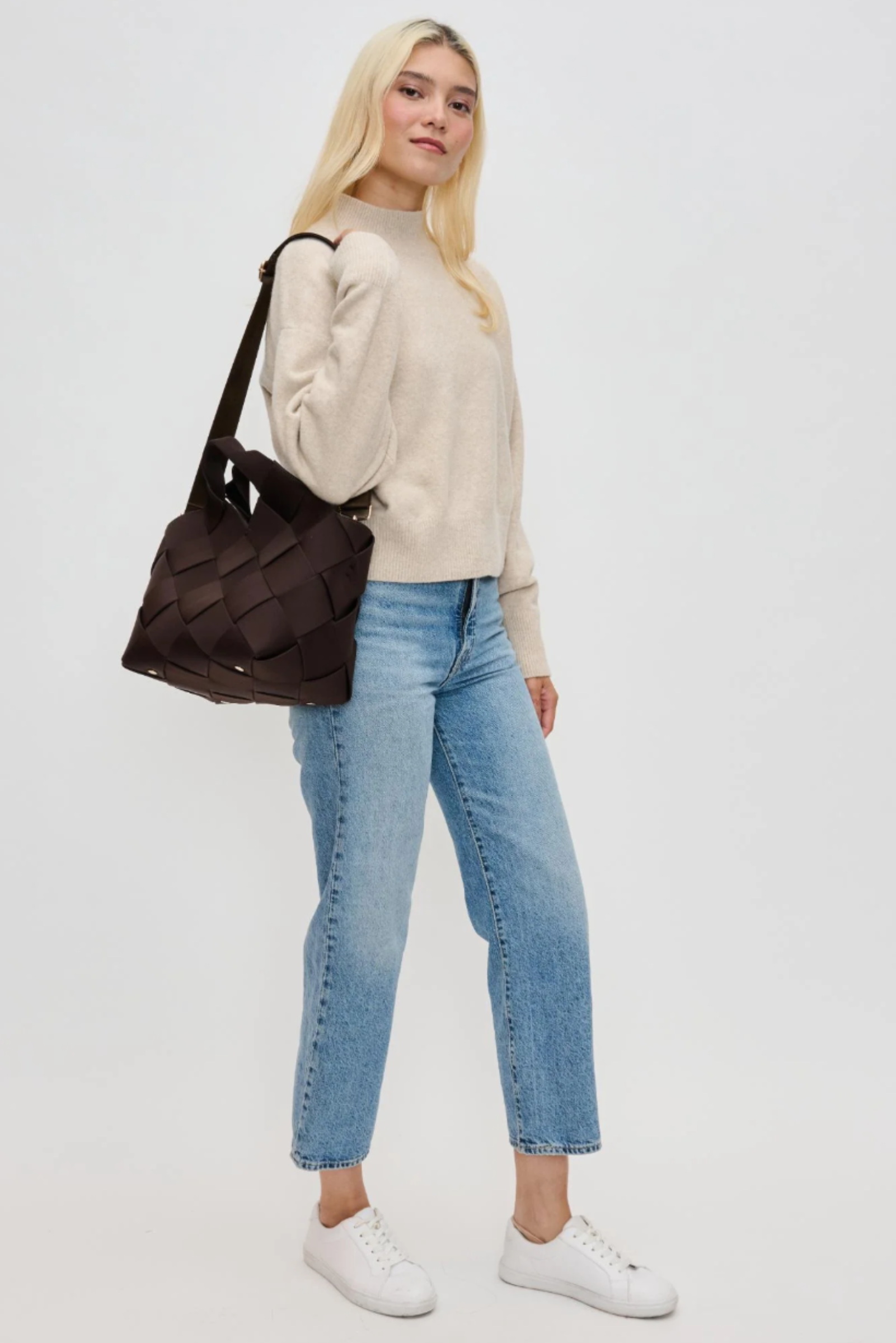 Resilience Woven Neoprene Bag - Chocolate