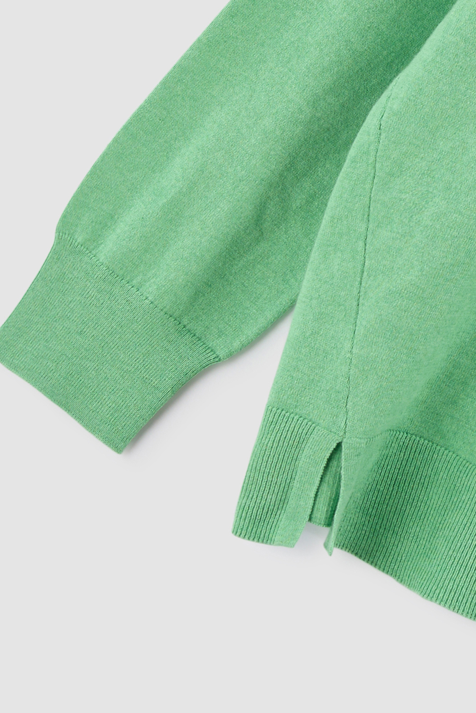 Classic V Neck N.2403 - Grass