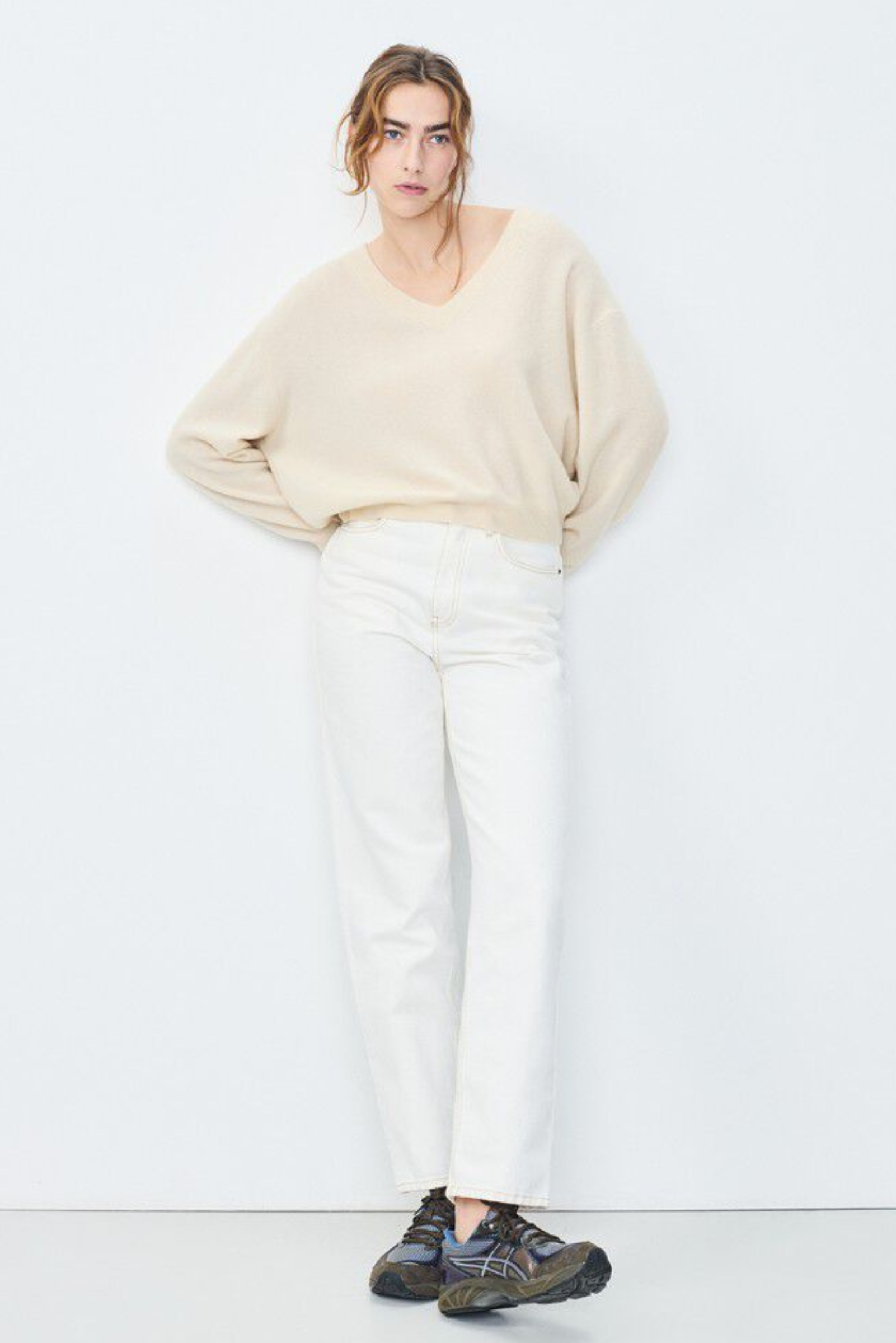 Raxow V Neck Jumper - Cream