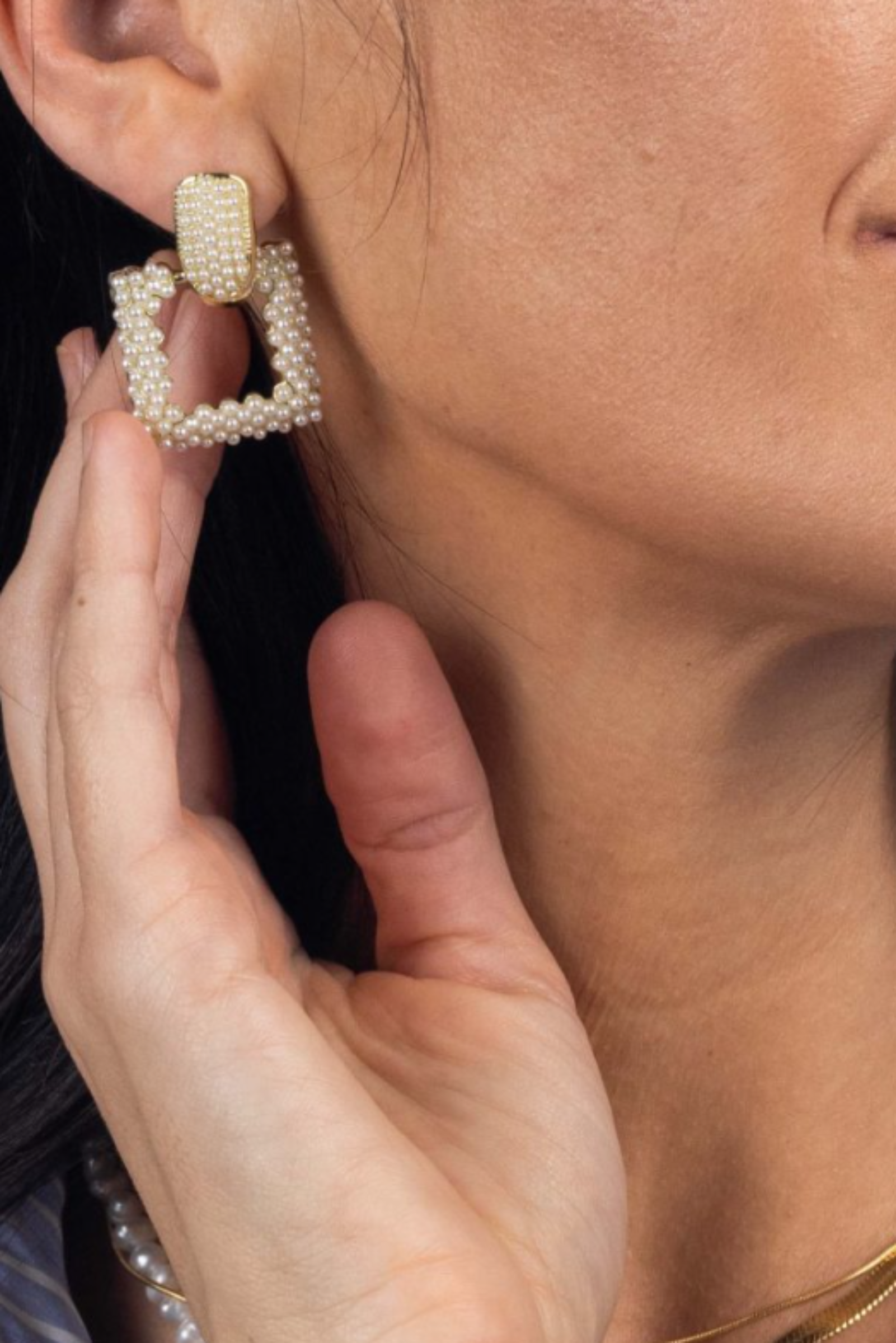 April Square Pearl Earrings