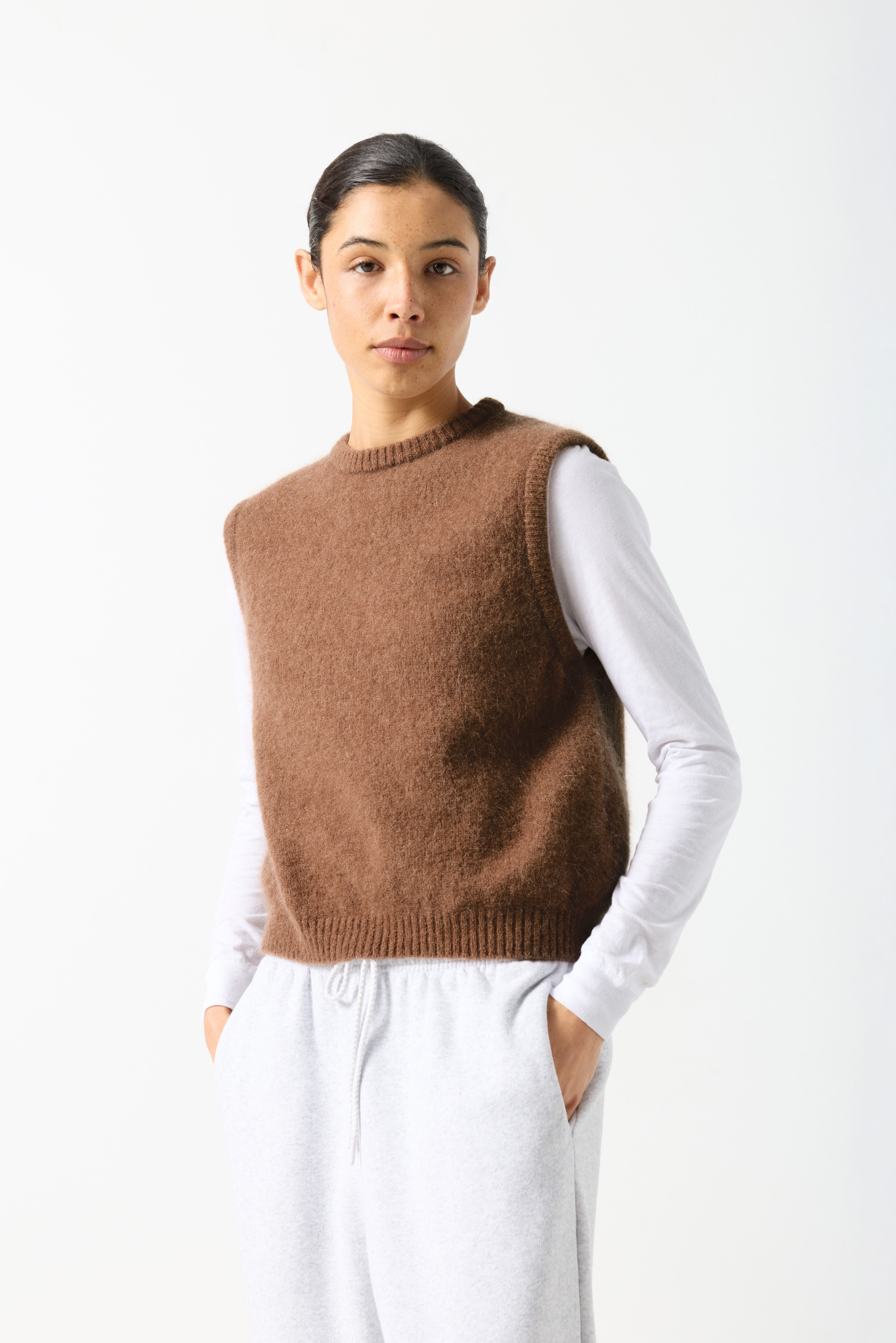 Vitow Sleeveless Jumper - Chocolate