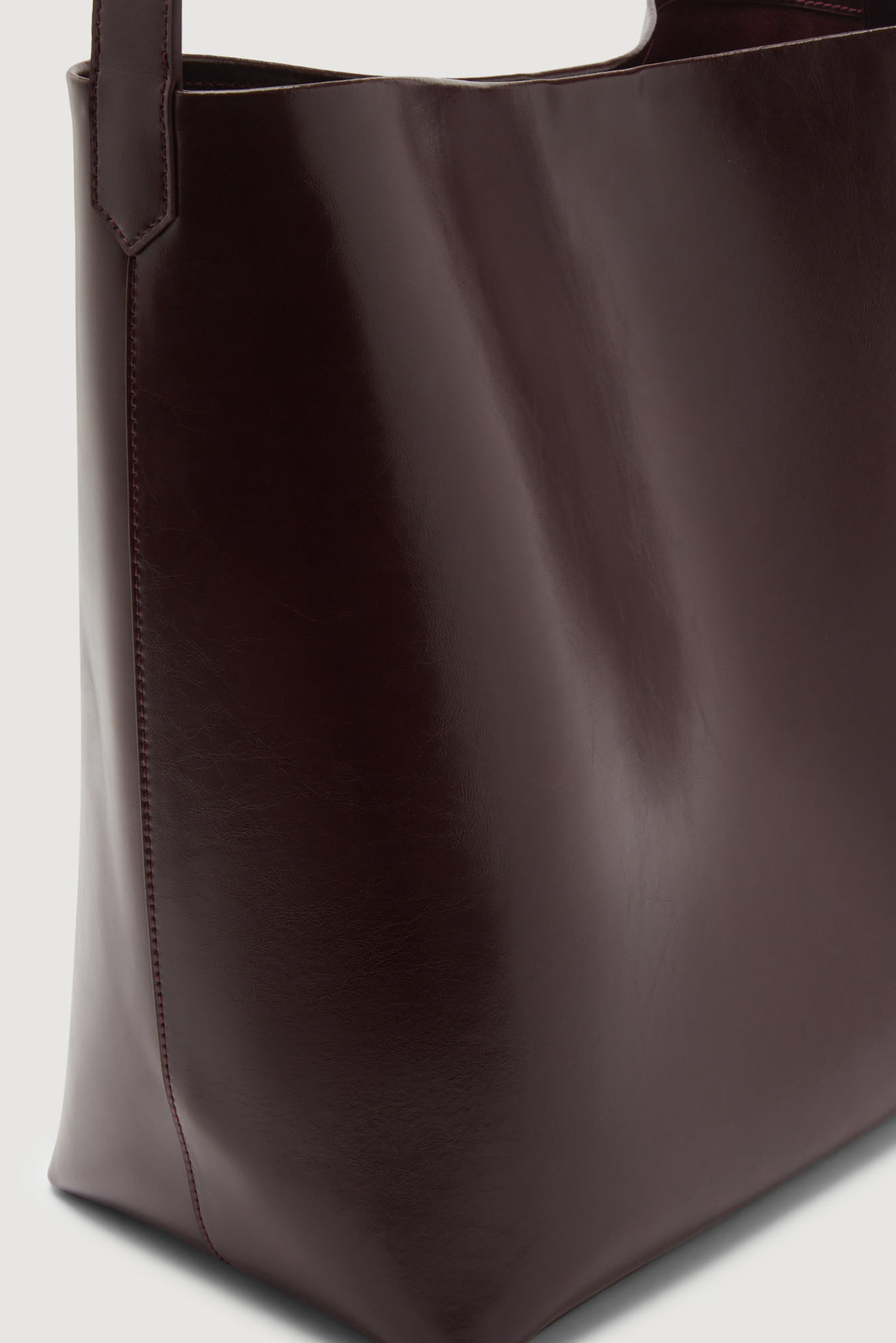 Nova Leather Shoulder Bag - Wine