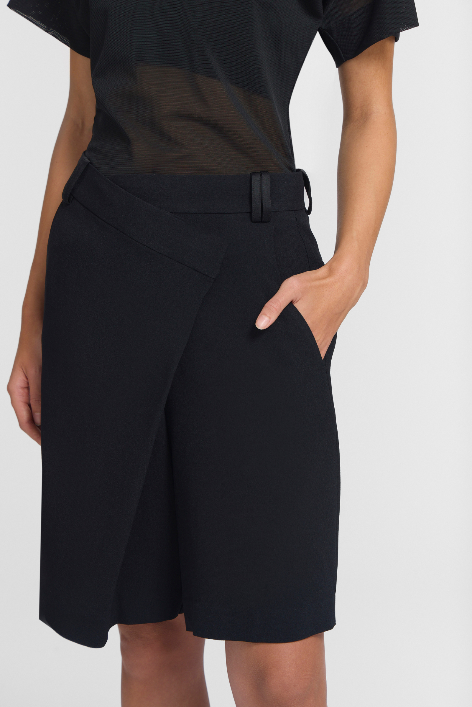 Bellatrix Shorts - Black